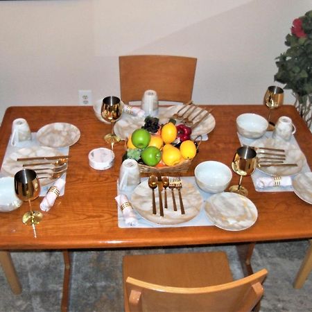 Two Bedrooms Apartment Manage And Supervise By Host Endless Features Amenities Dishwasher Washer Dryer Best Wifi Internet Services By Verizon Fios 960 Upload 960 Download Bi Monthly Free Housekeeping Services Huge 10000 Square Footage 뉴욕 외부 사진