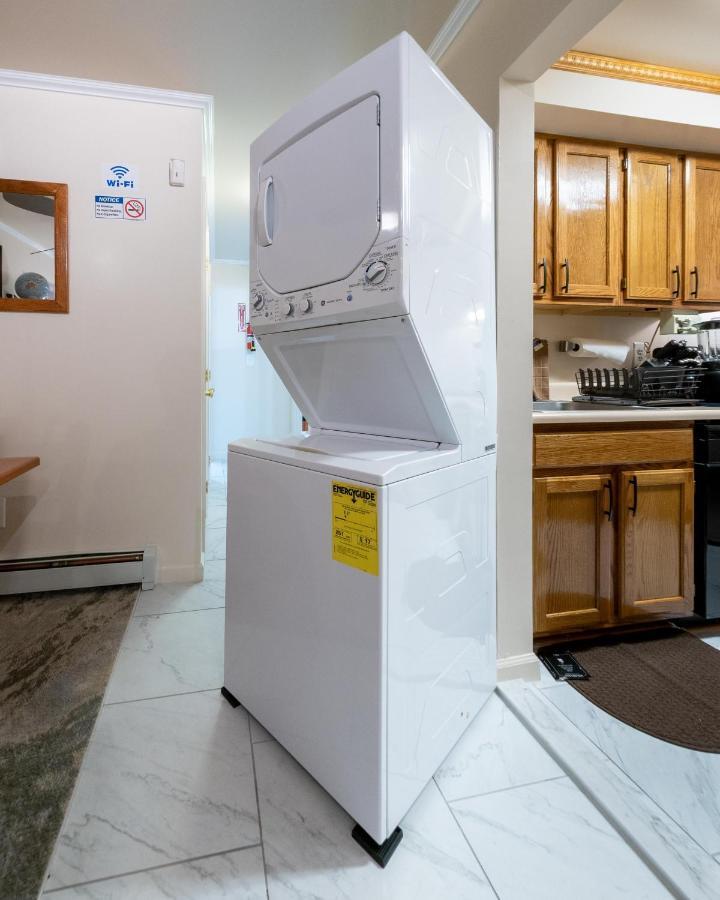 Two Bedrooms Apartment Manage And Supervise By Host Endless Features Amenities Dishwasher Washer Dryer Best Wifi Internet Services By Verizon Fios 960 Upload 960 Download Bi Monthly Free Housekeeping Services Huge 10000 Square Footage 뉴욕 외부 사진