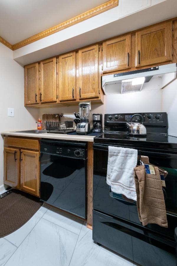 Two Bedrooms Apartment Manage And Supervise By Host Endless Features Amenities Dishwasher Washer Dryer Best Wifi Internet Services By Verizon Fios 960 Upload 960 Download Bi Monthly Free Housekeeping Services Huge 10000 Square Footage 뉴욕 외부 사진