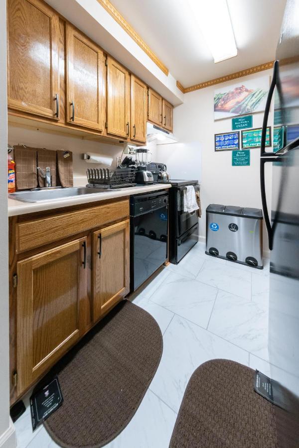 Two Bedrooms Apartment Manage And Supervise By Host Endless Features Amenities Dishwasher Washer Dryer Best Wifi Internet Services By Verizon Fios 960 Upload 960 Download Bi Monthly Free Housekeeping Services Huge 10000 Square Footage 뉴욕 외부 사진
