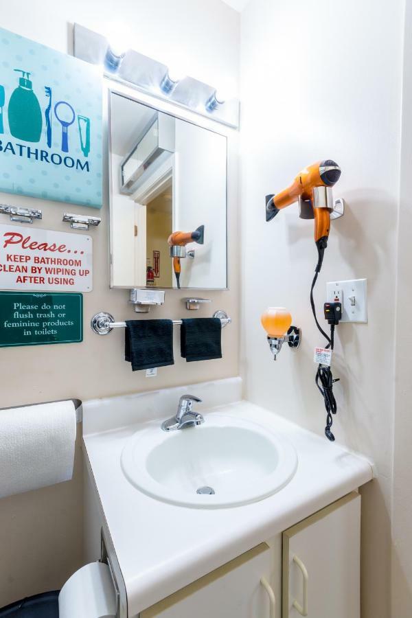 Two Bedrooms Apartment Manage And Supervise By Host Endless Features Amenities Dishwasher Washer Dryer Best Wifi Internet Services By Verizon Fios 960 Upload 960 Download Bi Monthly Free Housekeeping Services Huge 10000 Square Footage 뉴욕 외부 사진
